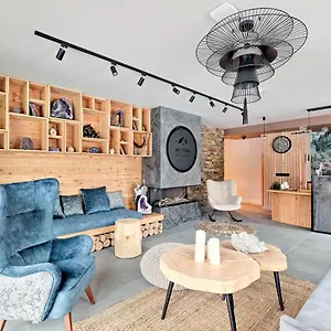 Harda House Friends & Апарт-отель